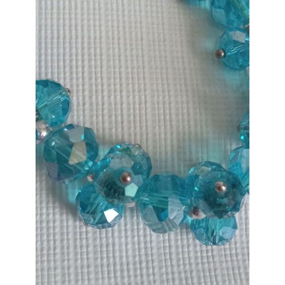 Blue Translucent Imitation Faceted Crystal Beads Elasticized Statement Bracelet - Picture 3 of 9